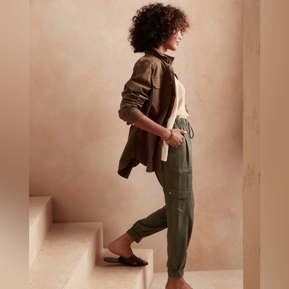 Banana Republic Factory Pants - Banana Republic Factory Cargo Jogger Green Size Medium